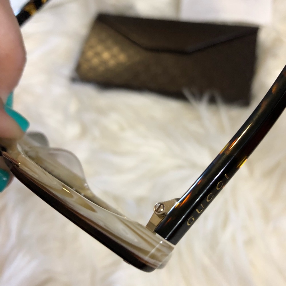 Gucci Round Sunglasses - Picture 8 of 8